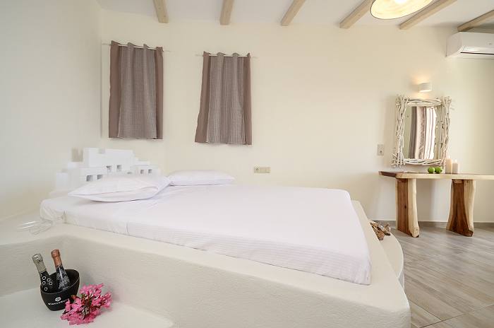 Beach Suites in Naxos Agia Anna