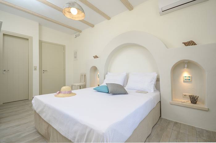 Beach Suites in Naxos Agia Anna