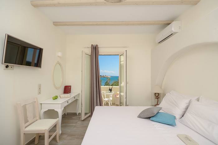 Beach Suites in Naxos Agia Anna