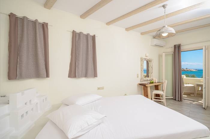 Beach Suites in Naxos Agia Anna