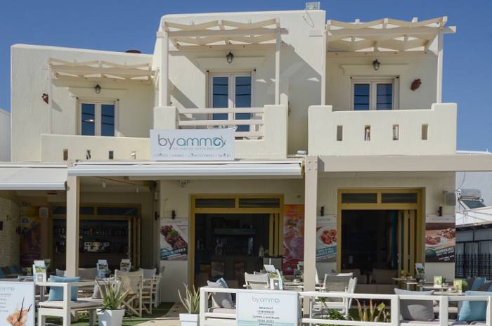 Beach Suites in Naxos Agia Anna