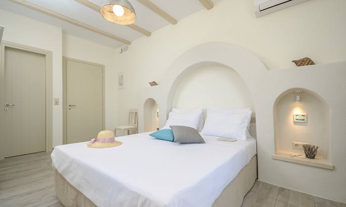 Naxos Suites in Agia Anna